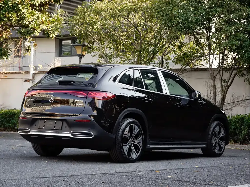 Mercedes-Benz EQE SUV — фото 7