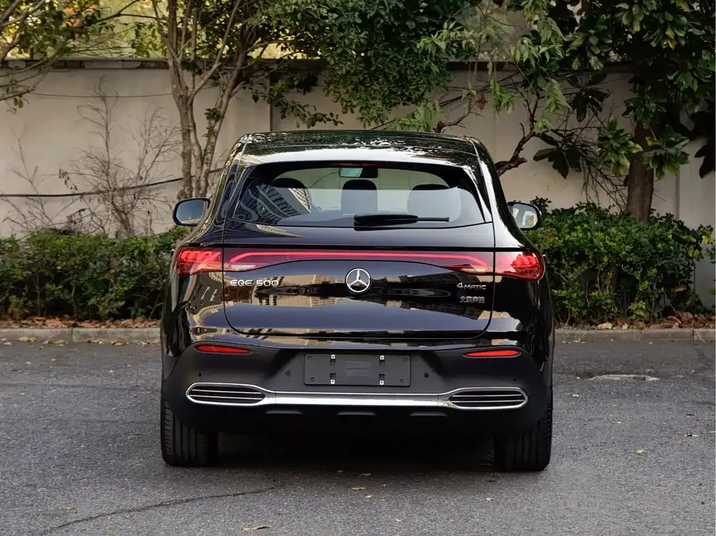 Mercedes-Benz EQE SUV — фото 6