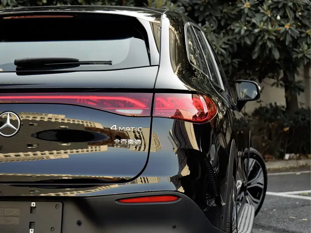 Mercedes-Benz EQE SUV — фото 2