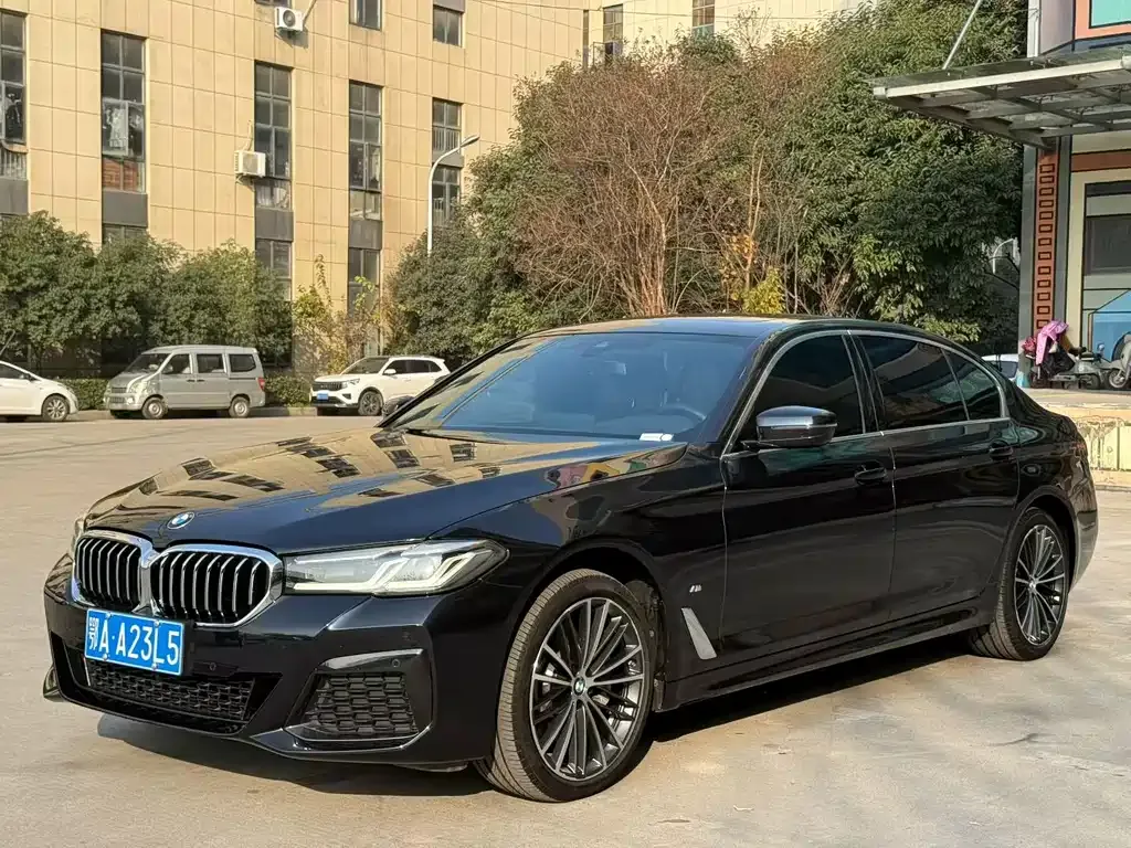 BMW 5 Series — фото 1