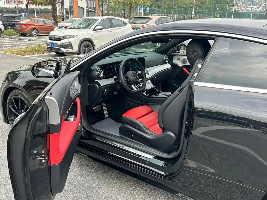 Mercedes-Benz E-Class (Import) — фото 4