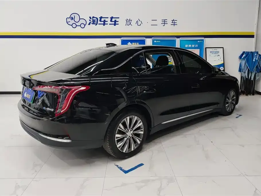 Hongqi E-QM5 — фото 3