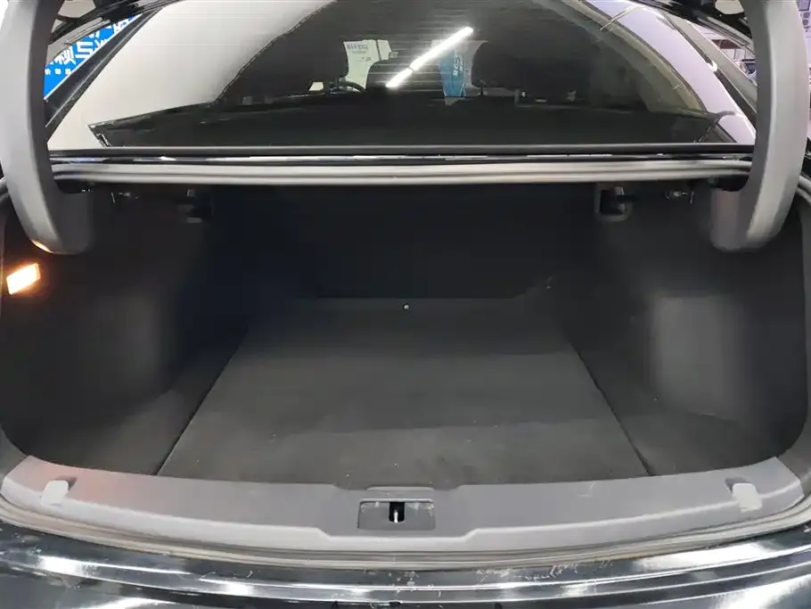 Hongqi E-QM5 — фото 2
