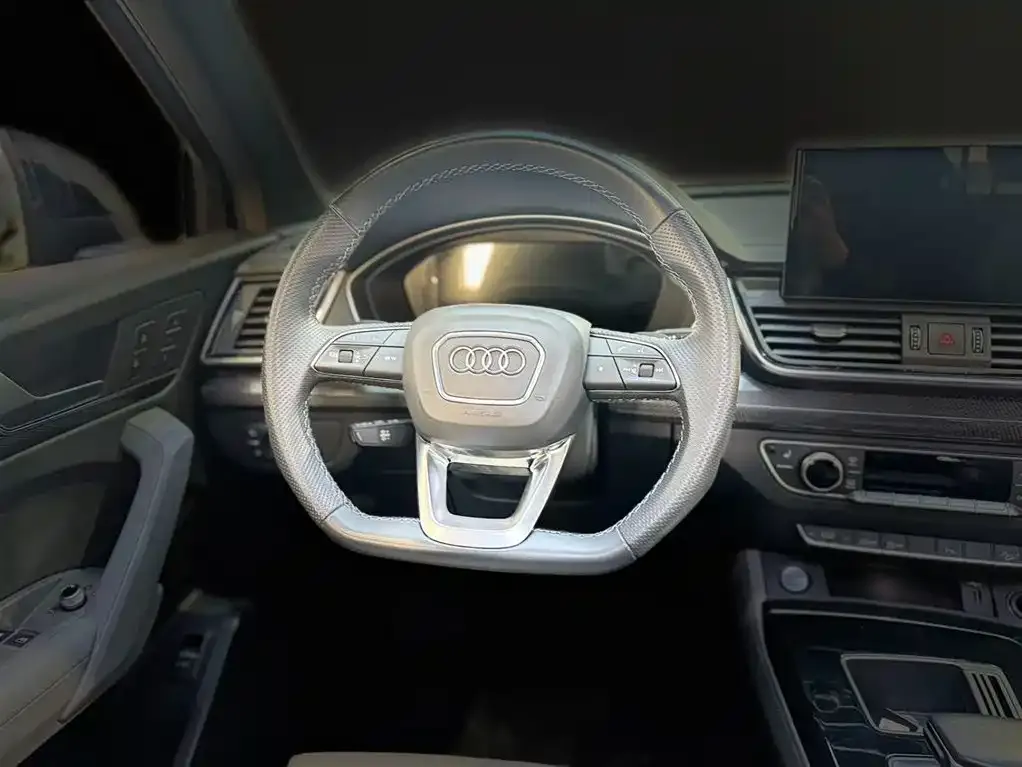 Audi Q5L Sportback — фото 9