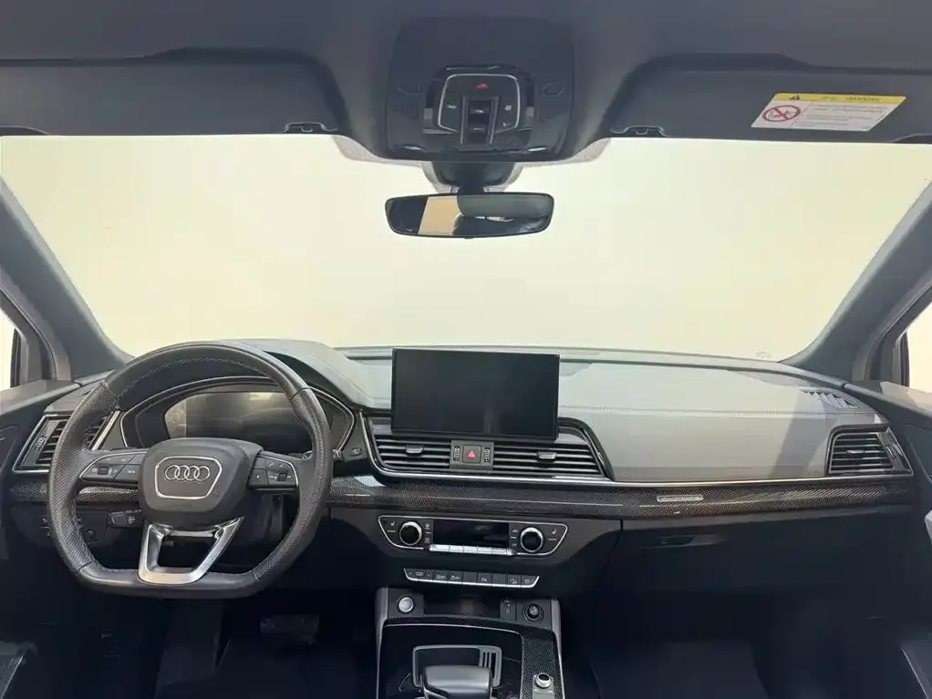 Audi Q5L Sportback — фото 3