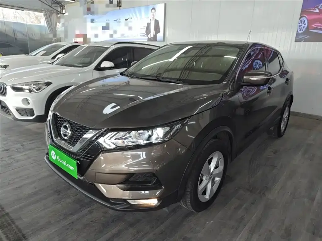Nissan Qashqai — фото 1