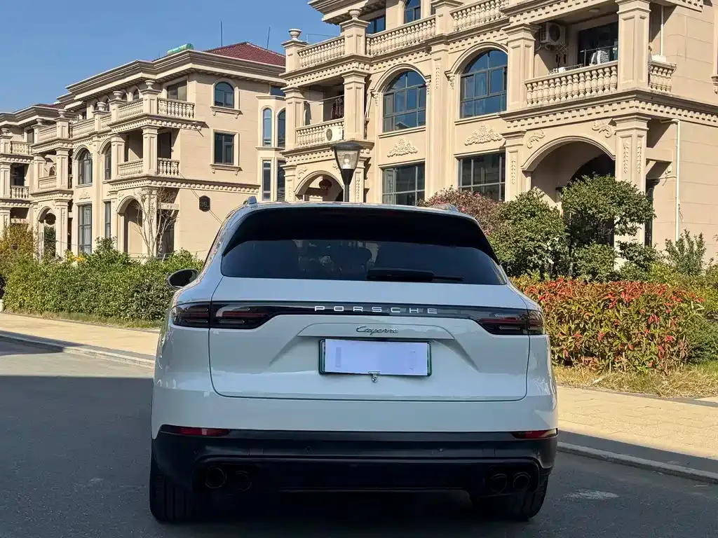 Porsche Cayenne Hybrid — фото 6