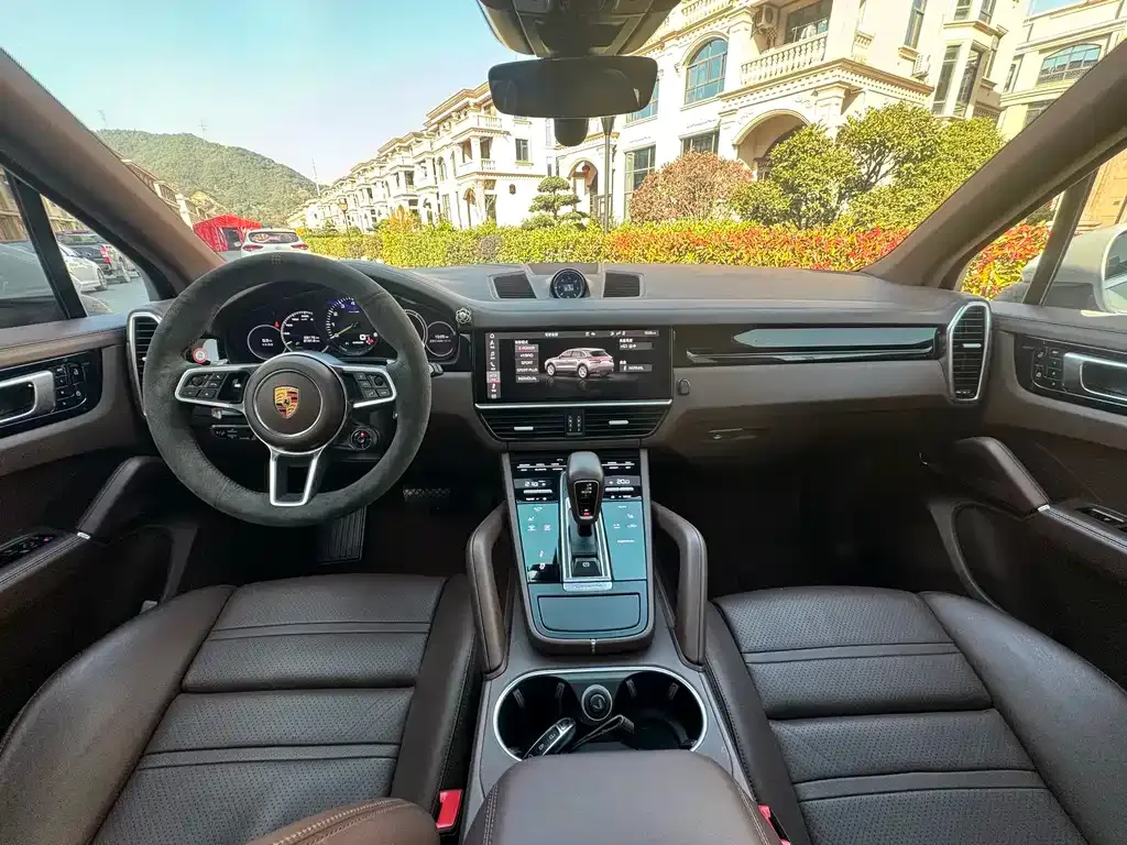 Porsche Cayenne Hybrid — фото 10