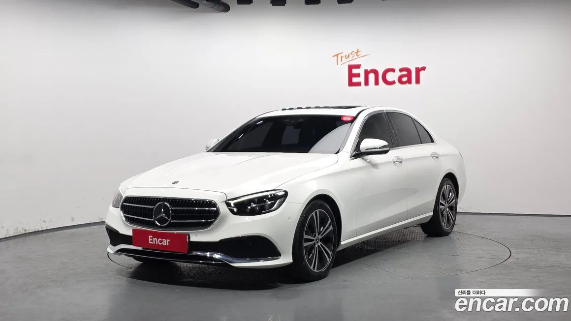 Mercedes-Benz E-Class — фото 1