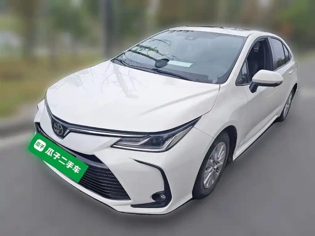 Toyota Corolla — фото 1