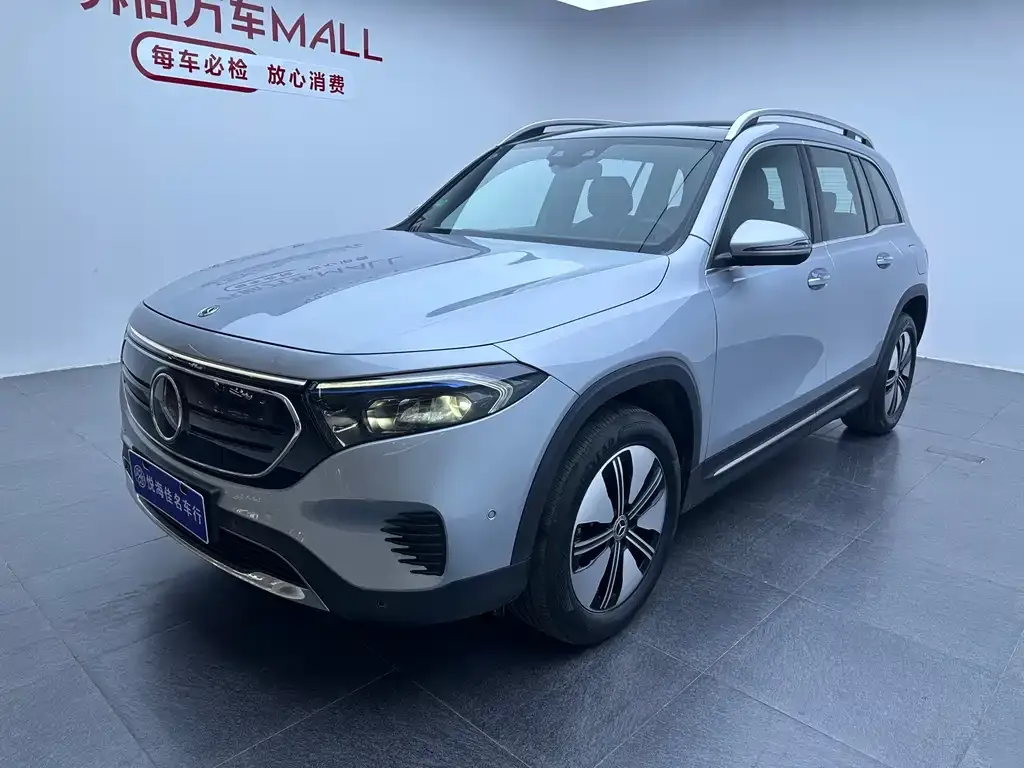 Mercedes-Benz EQB — фото 1