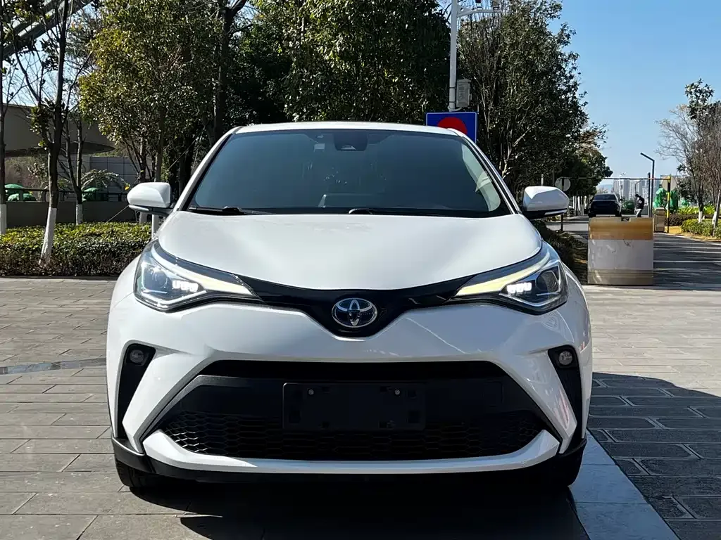 Toyota C-HR — фото 9