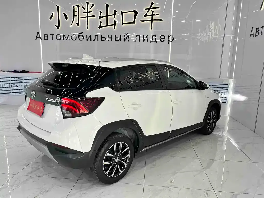 Toyota Yaris L — фото 6