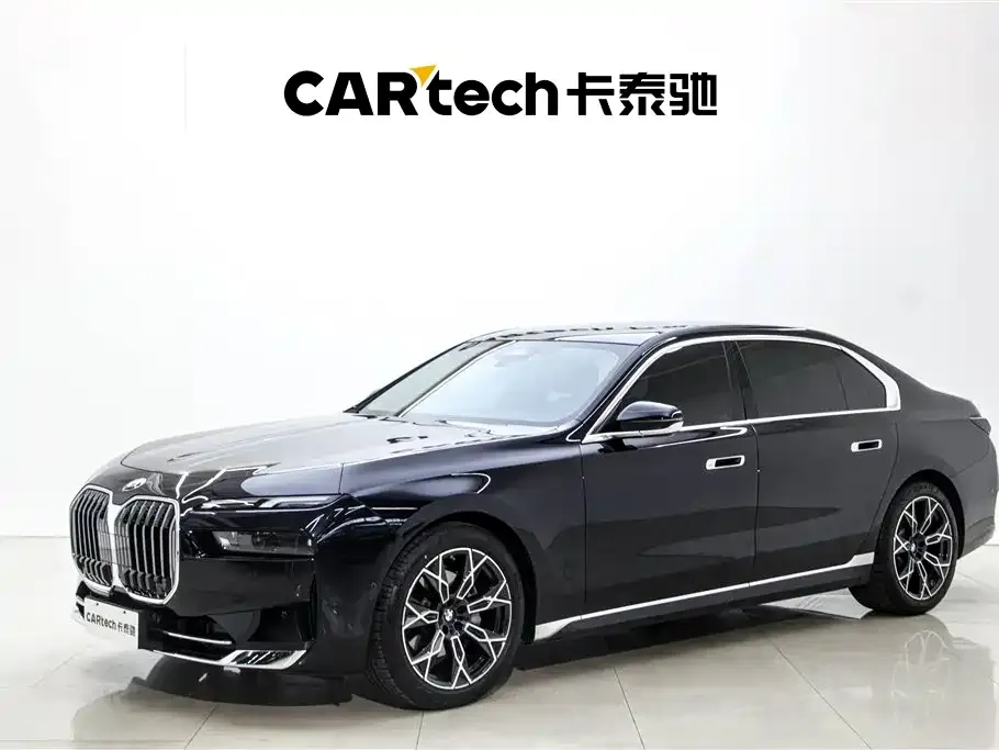 BMW 7 Series — фото 1