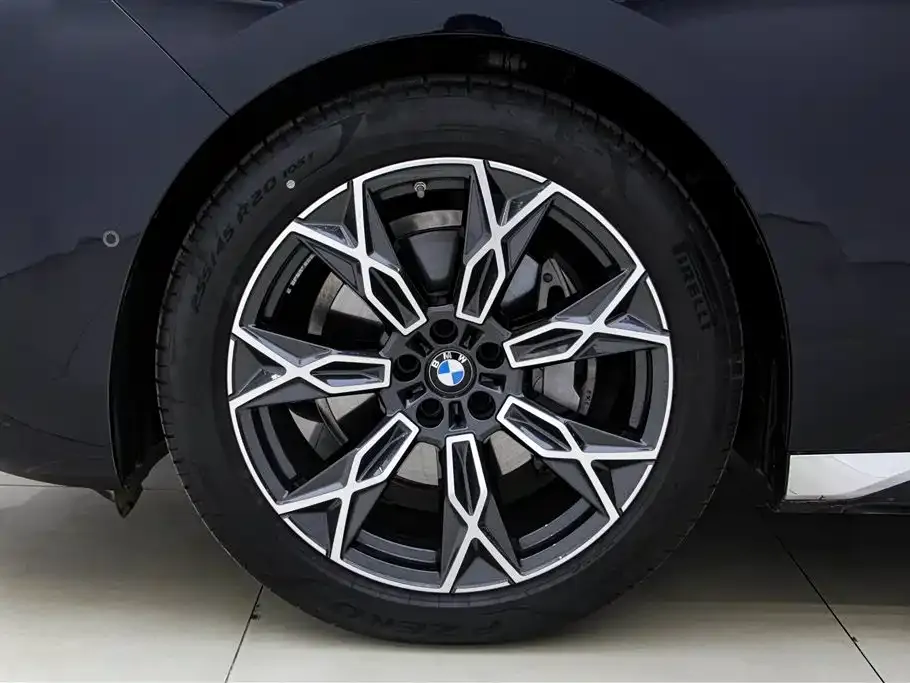 BMW 7 Series — фото 4