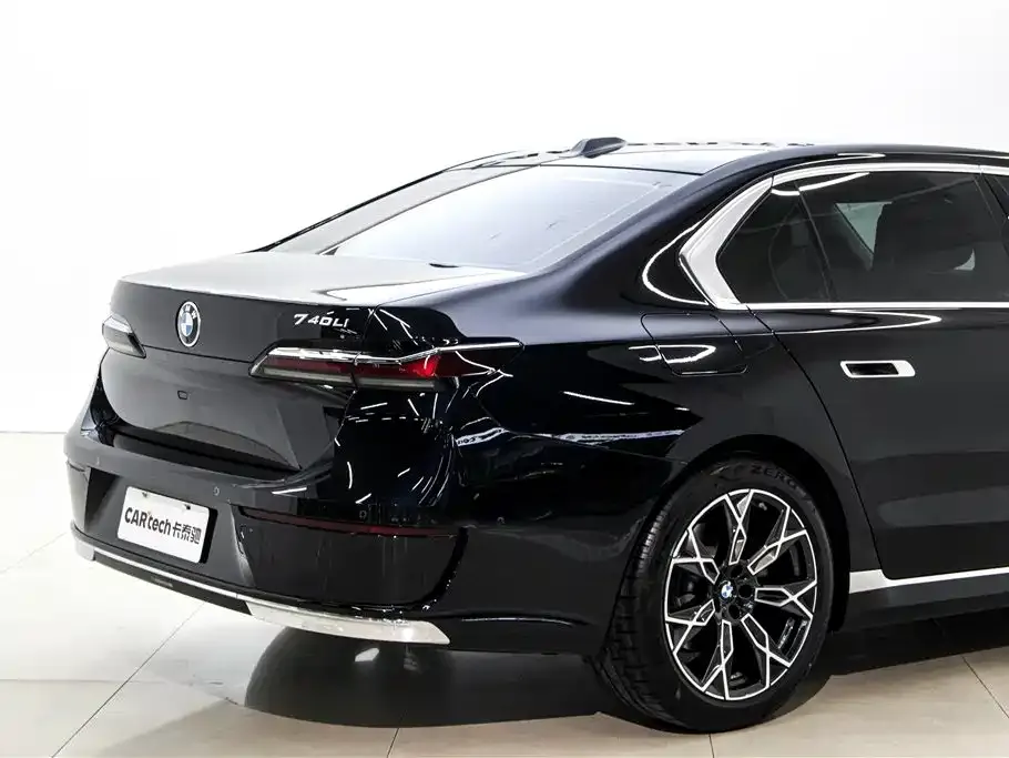 BMW 7 Series — фото 5