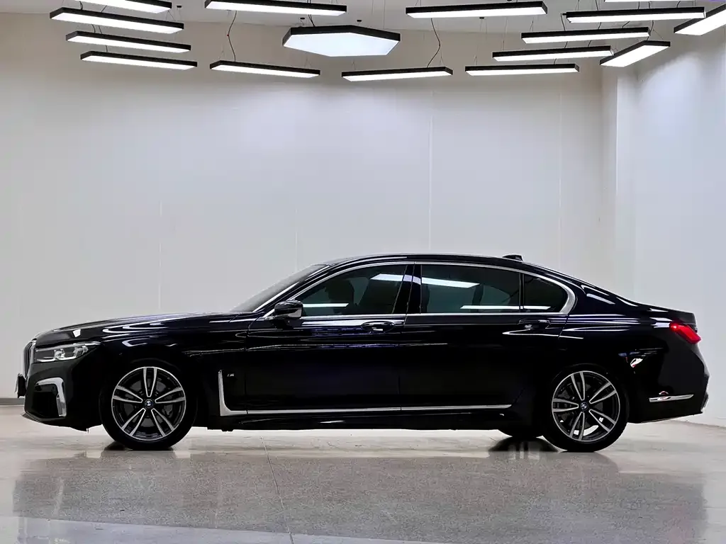 BMW 7 Series — фото 3