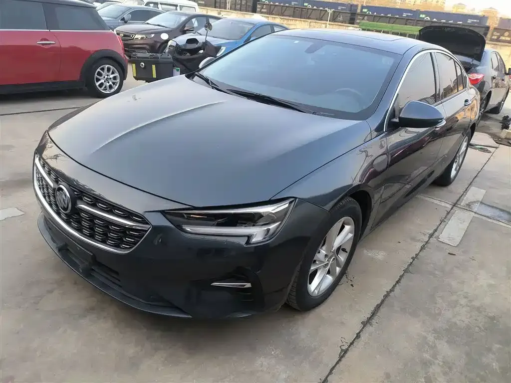 Buick Regal — фото 1