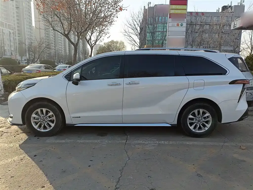 Toyota Granvia — фото 4