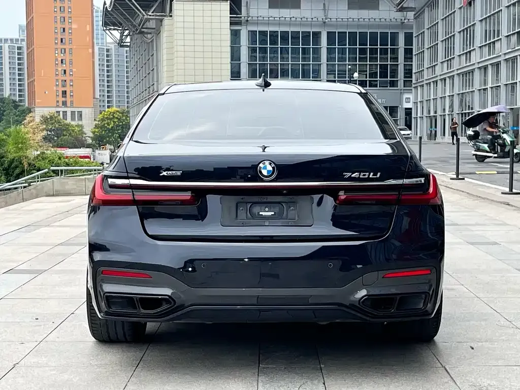 BMW 7 Series — фото 4