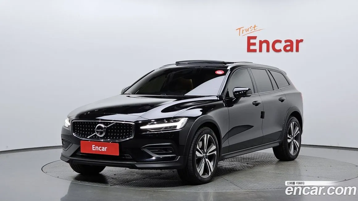 Volvo V60 — фото 1