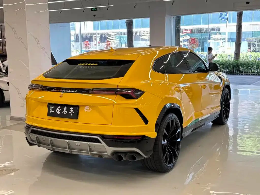 Lamborghini Urus — фото 6