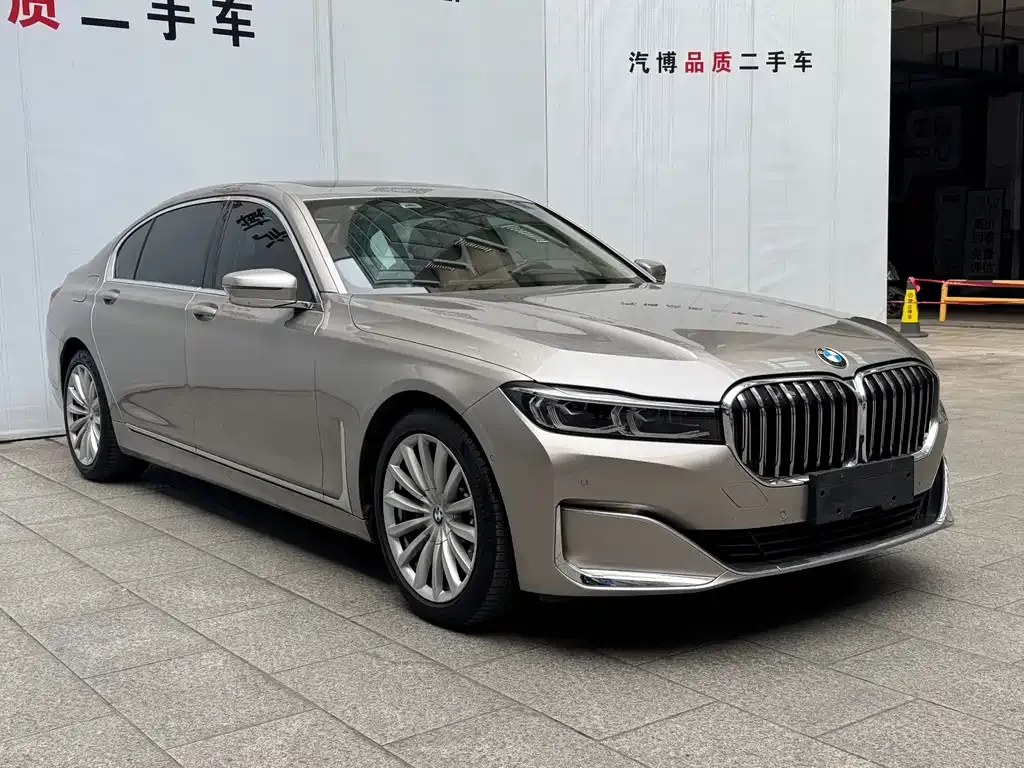 BMW 7 Series — фото 10