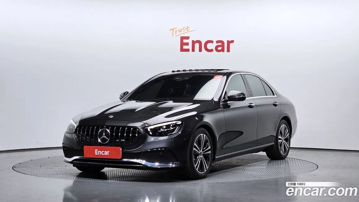 Mercedes-Benz E-Class — фото 1