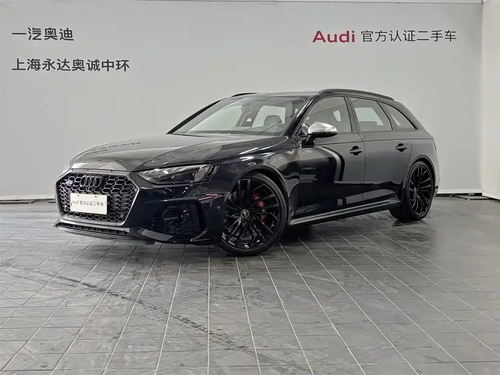 Audi RS 4 — фото 1
