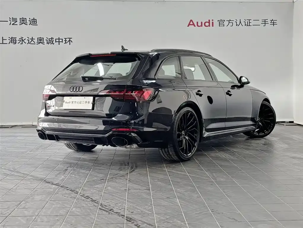 Audi RS 4 — фото 7