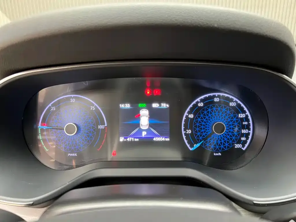 Hongqi E-QM5 — фото 2