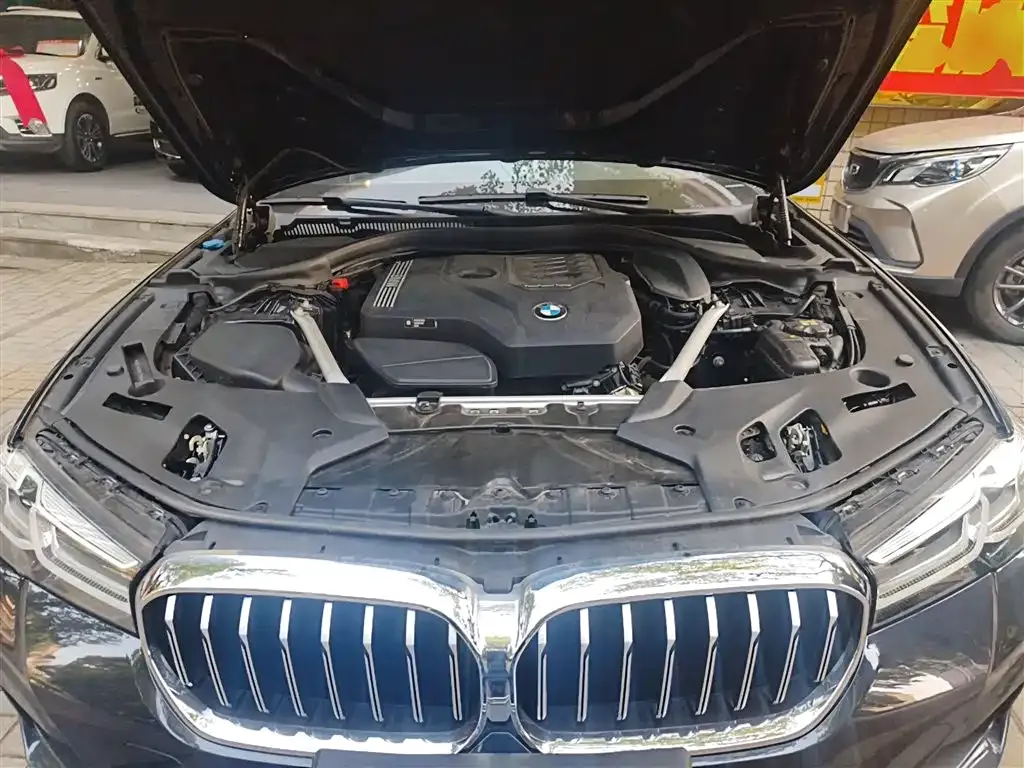 BMW 5 Series — фото 10