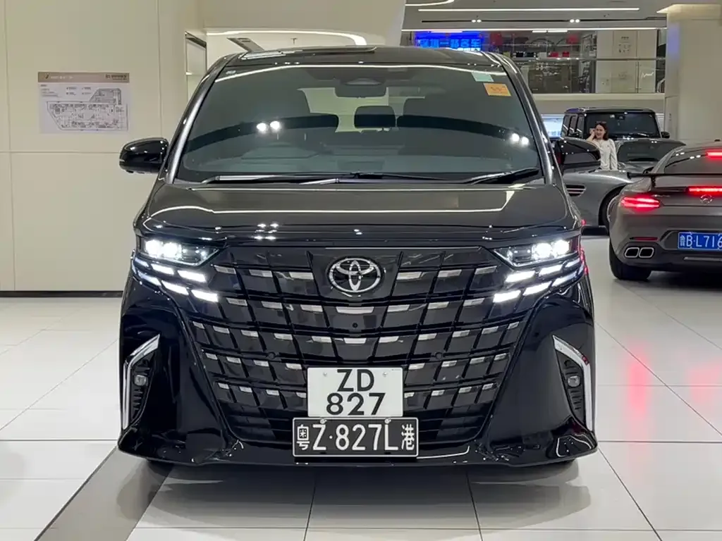 Toyota Alphard — фото 4