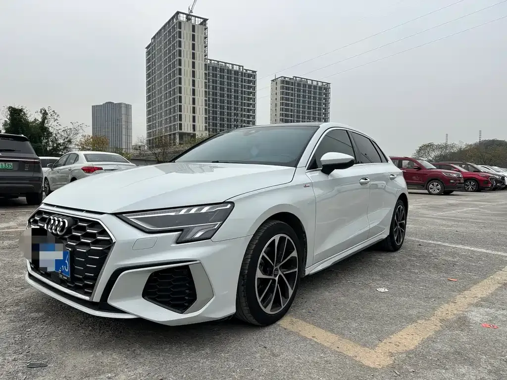 Audi A3 — фото 1