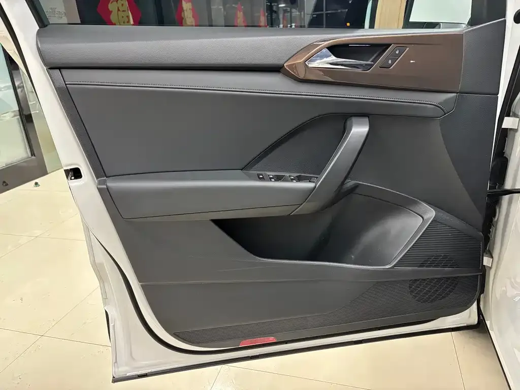 Volkswagen Tharu — фото 3