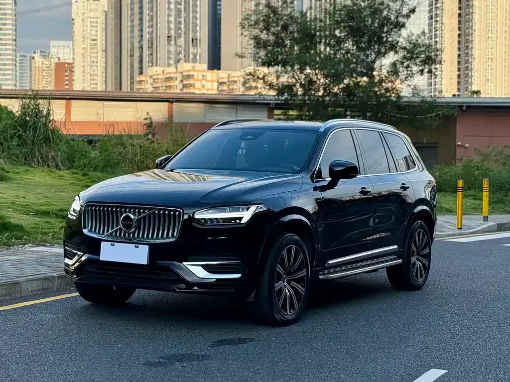 Volvo XC90 — фото 1