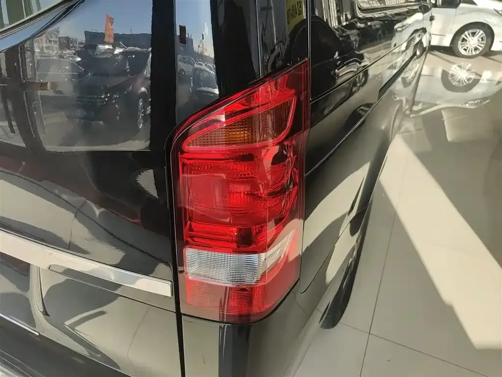 Mercedes-Benz Vito — фото 10