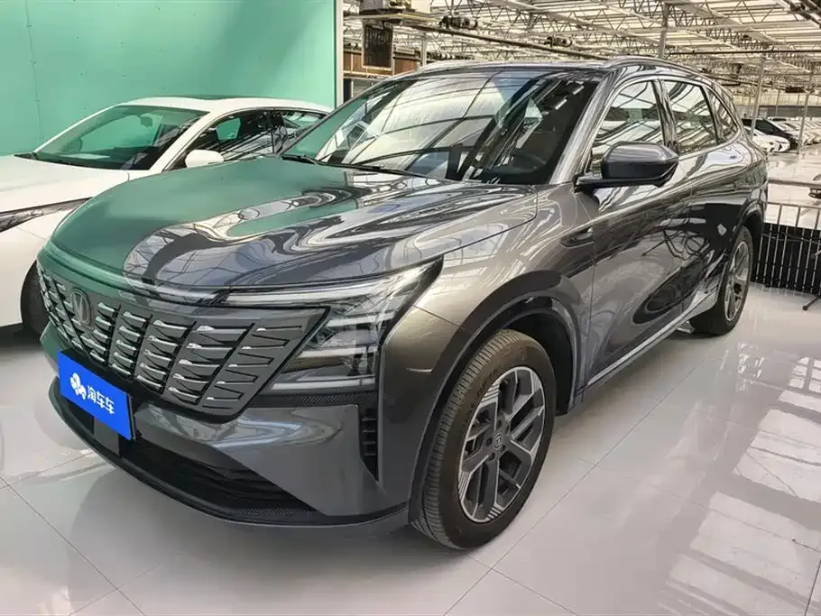 Changan CS75PLUS — фото 1