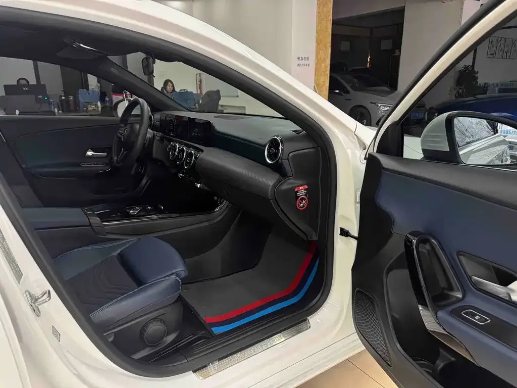 Mercedes-Benz A-Class — фото 10