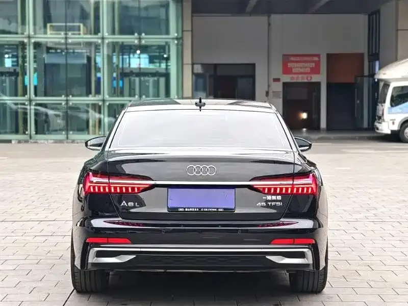 Audi A6L — фото 2