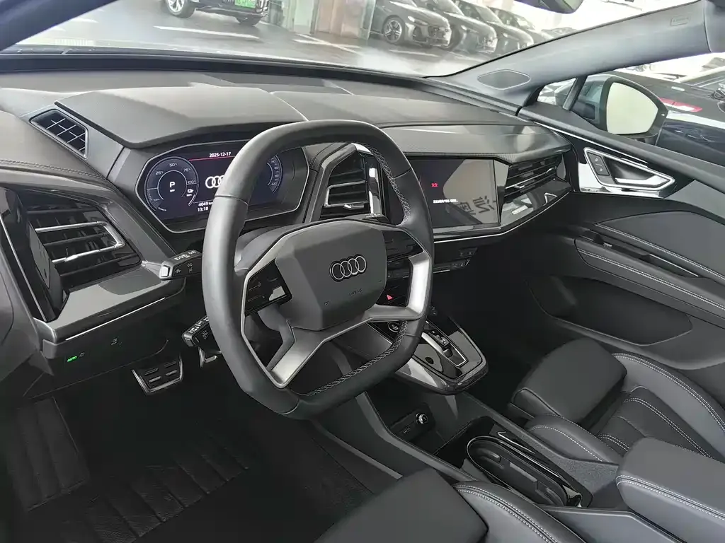 Audi Q4 e-tron — фото 8