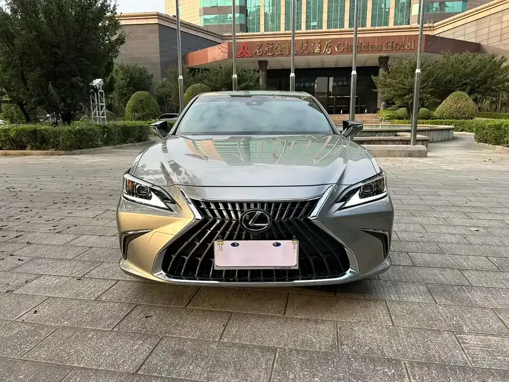 Lexus ES — фото 4