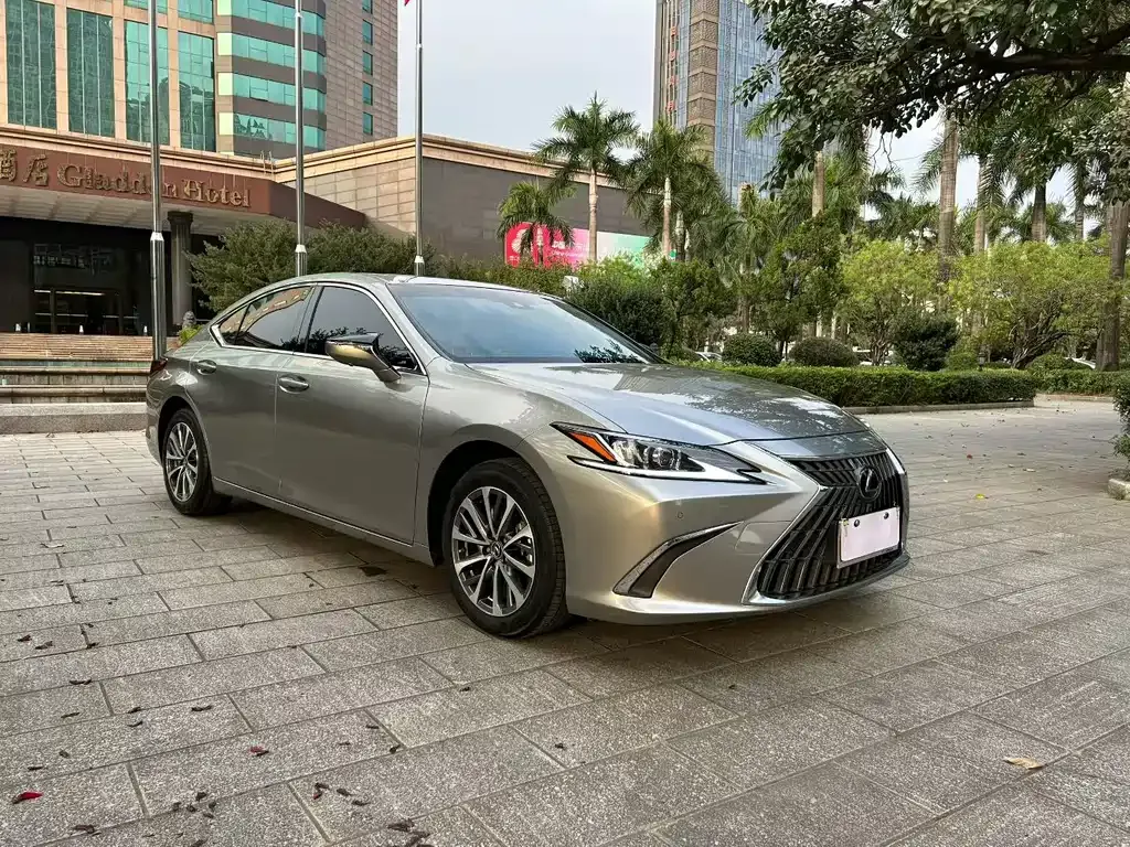 Lexus ES — фото 9