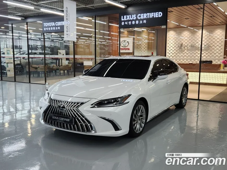 Lexus ES — фото 1