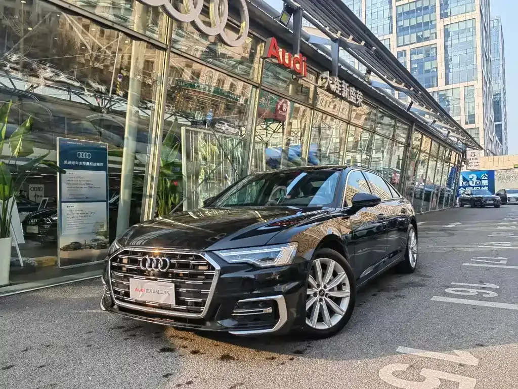 Audi A6L — фото 1