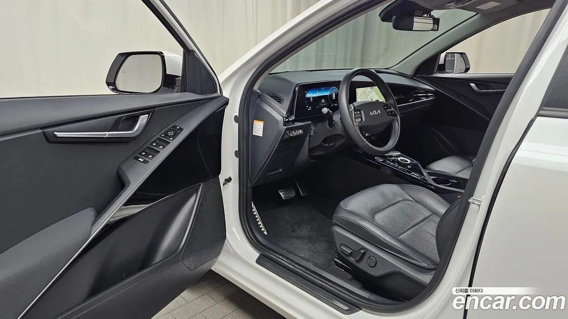 Kia Niro — фото 10