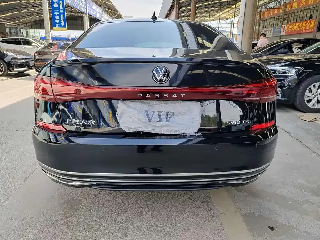Volkswagen Passat — фото 9