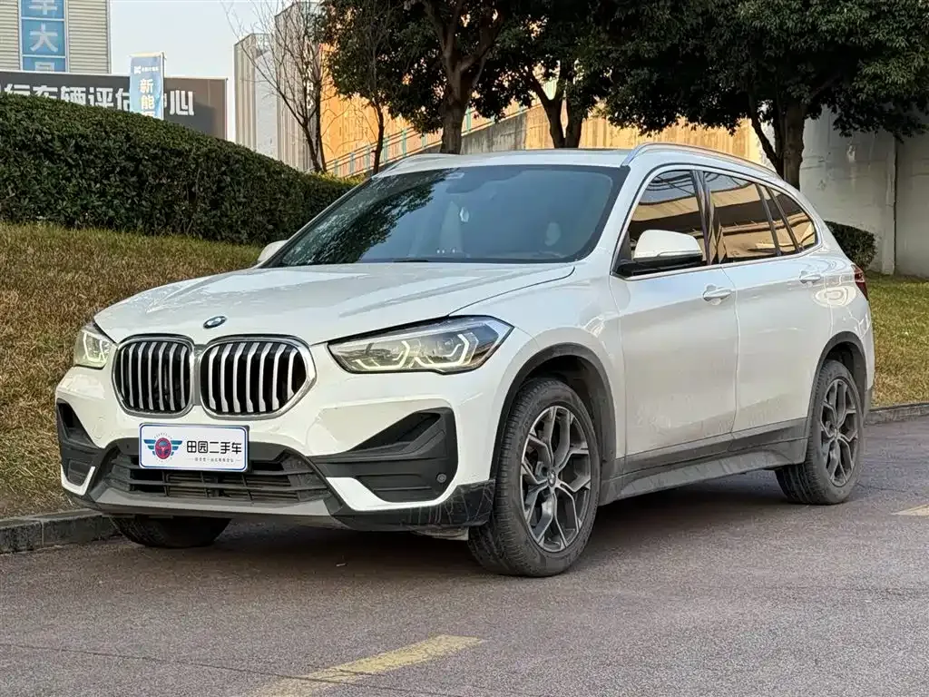 BMW X1 — фото 1