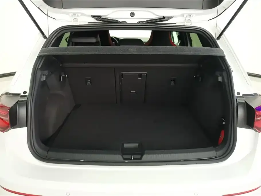 Volkswagen Golf GTI — фото 8