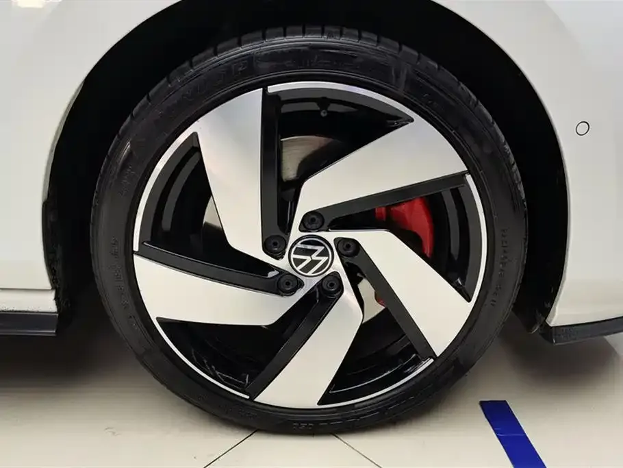 Volkswagen Golf GTI — фото 2